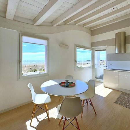 Hotel Lux Caorle Bagian luar foto