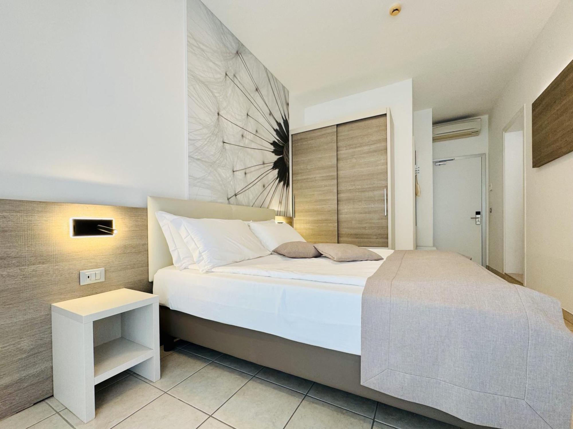 Hotel Lux Caorle Bagian luar foto
