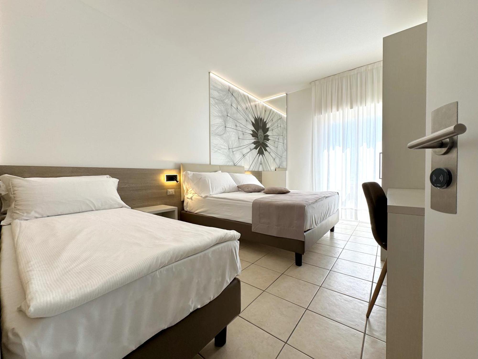 Hotel Lux Caorle Bagian luar foto