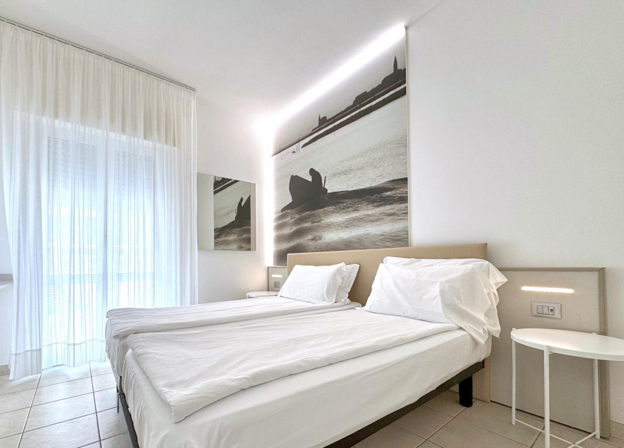 Hotel Lux Caorle Bagian luar foto