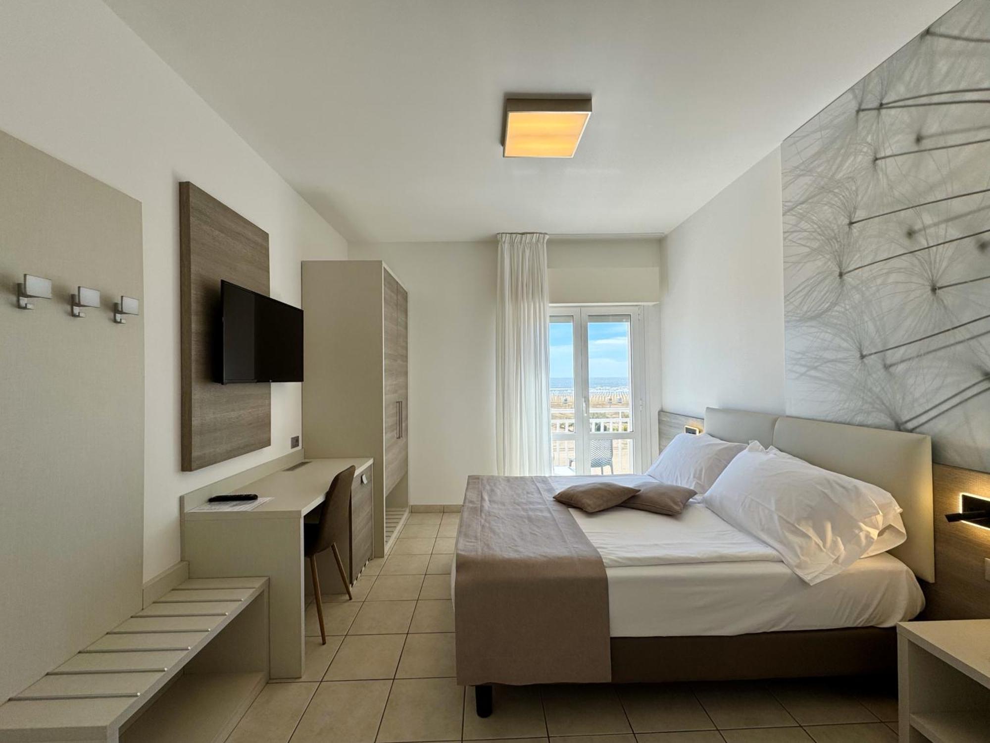 Hotel Lux Caorle Bagian luar foto